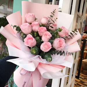 永远的我们-11支戴安娜粉玫瑰，尤加利间插装饰