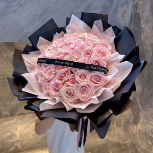 公主的礼物-33朵粉荔枝，丝带蝴蝶结搭配